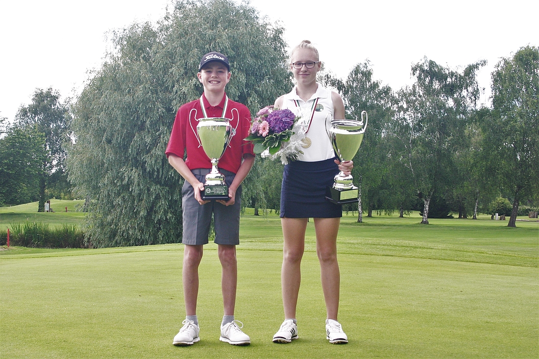 Siegerin Anna Hommel-Döring und Sieger Peer Wernicke der AK 14 Alle Medaillengewinner