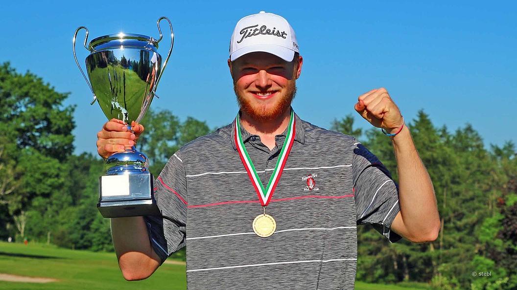 Tim Bertenbreiter (GC Hösel) gewinnt Gold (Foto: stebl)