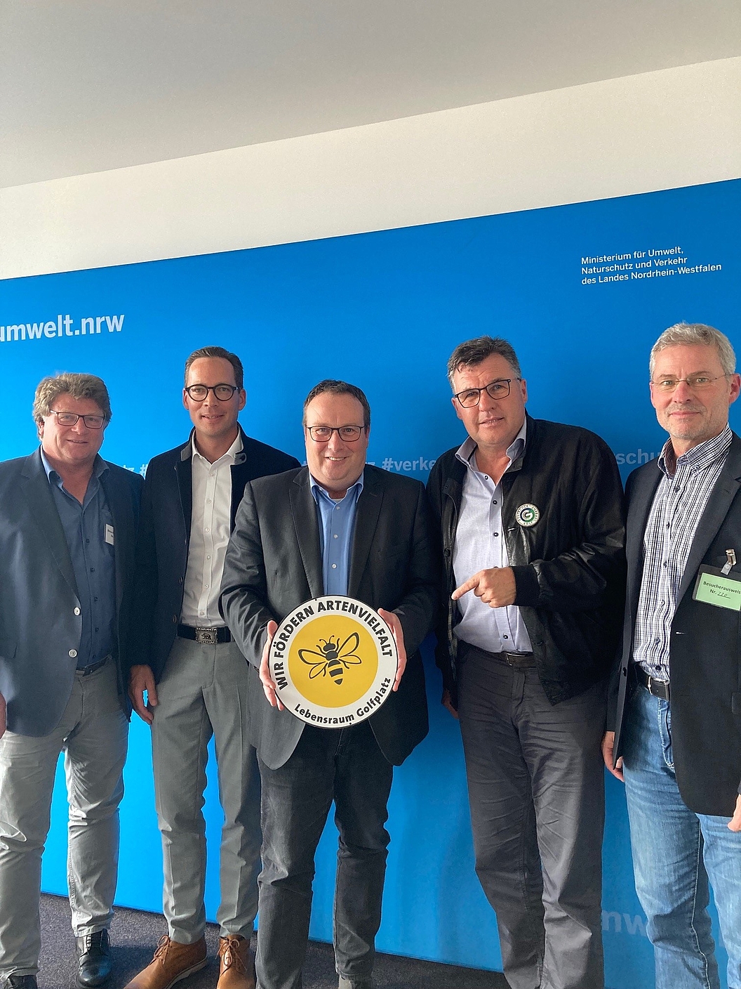 Bildunterschrift: Beim Besuch im Ministerium mit dabei (v.l.n.r): Hans-Georg Blümer - GF GVNRW Dr. Jürgen-Peter Kretschmer - Vizepräsident GVNRW Oliver Krischer - Minister MUNV Dr. Gunther Hardt - Leiter DGV-AK Biodiversität Achim Winkler, Vorstands N