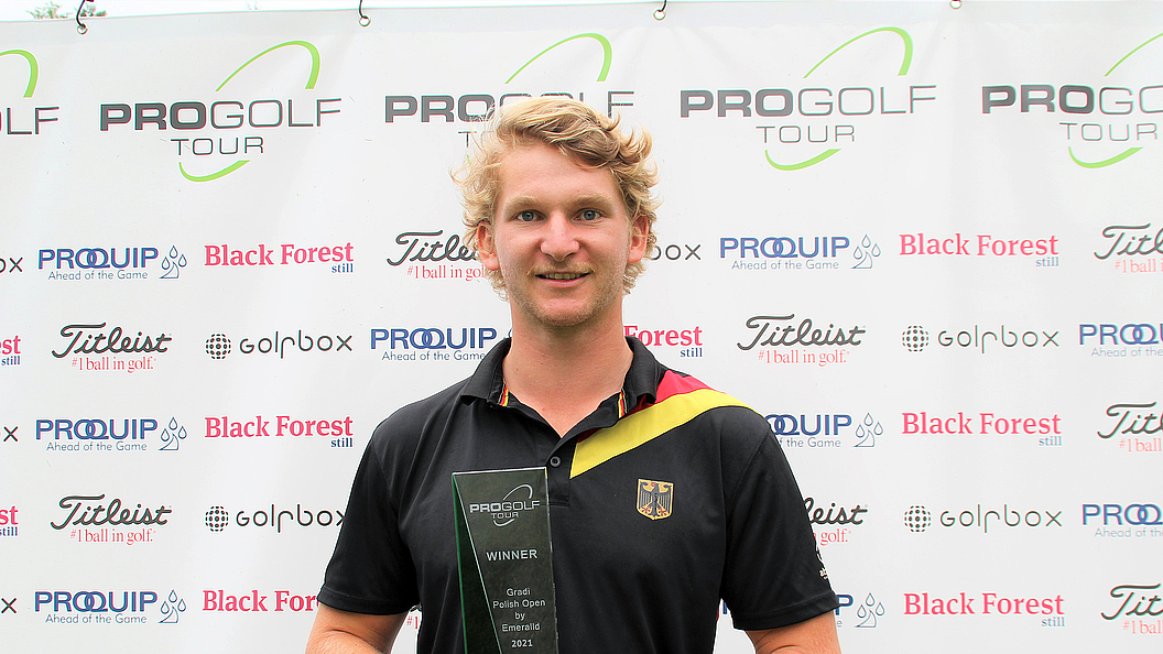 Zweiter Saisonsieg auf der Pro Golf Tour: Nick Bachem (Foto: PGT)