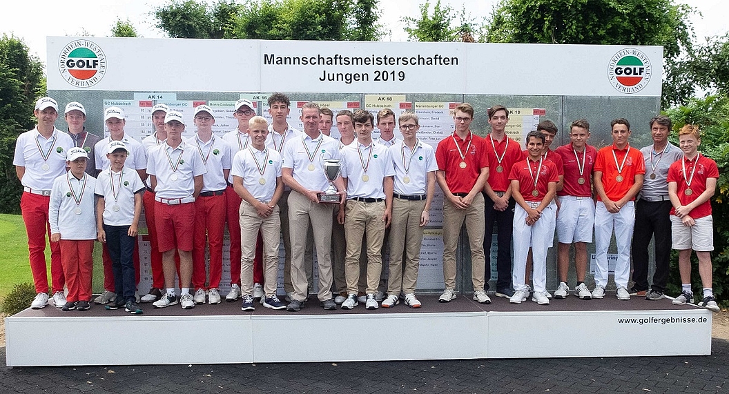 Podest Jungen AK 16: Links Düsseldorfer GC - Mitte GC Hubbelrath - Rechts Kölner GC